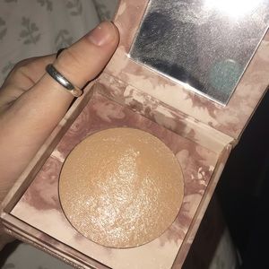 Urban Decay Shimmering powder